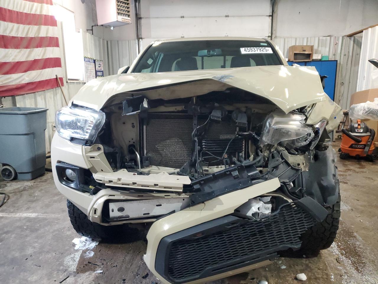 2016 Toyota Tacoma - Image 5
