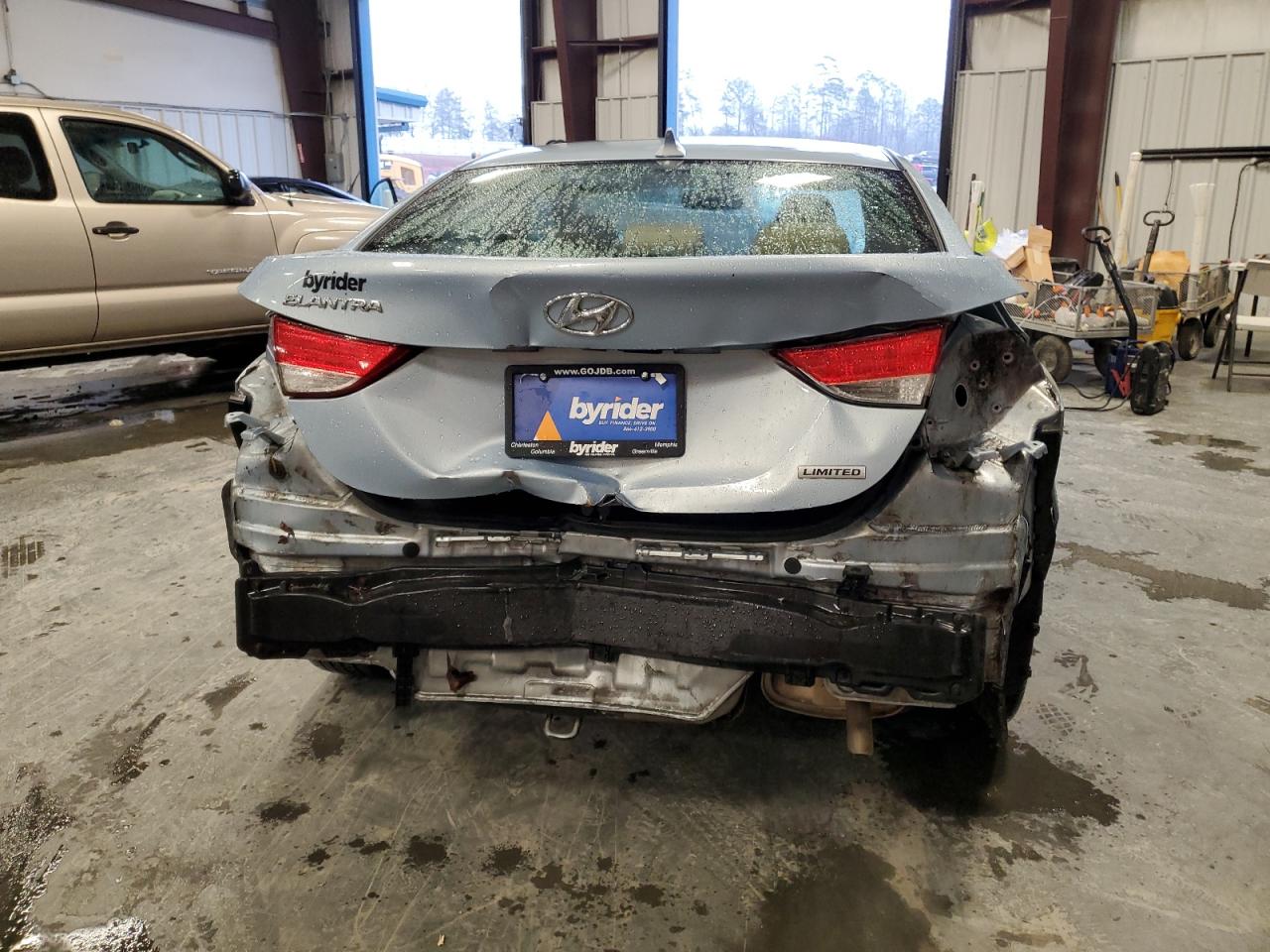 2012 Hyundai Elantra - Image 6