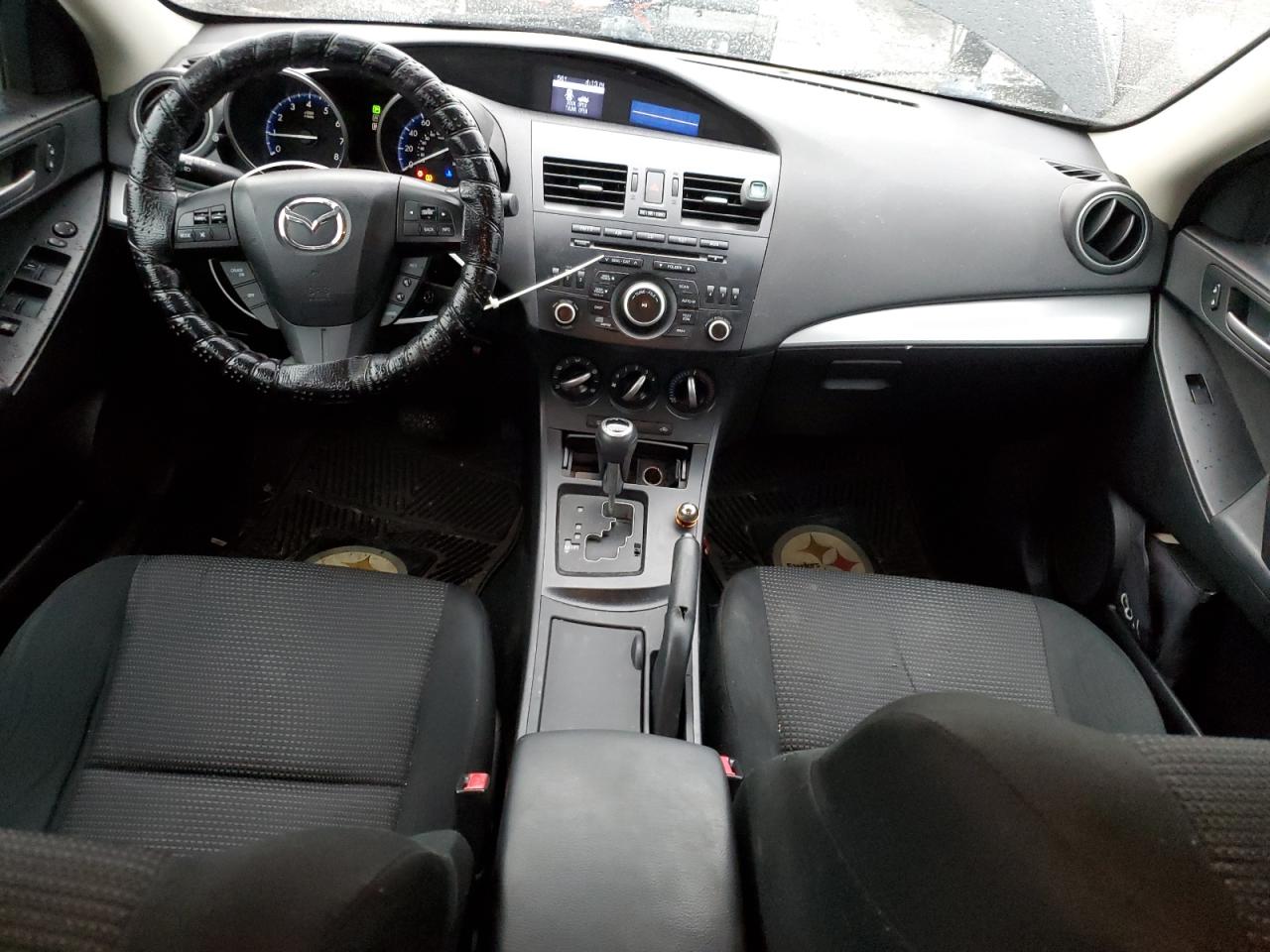 2013 Mazda 3 - Image 8
