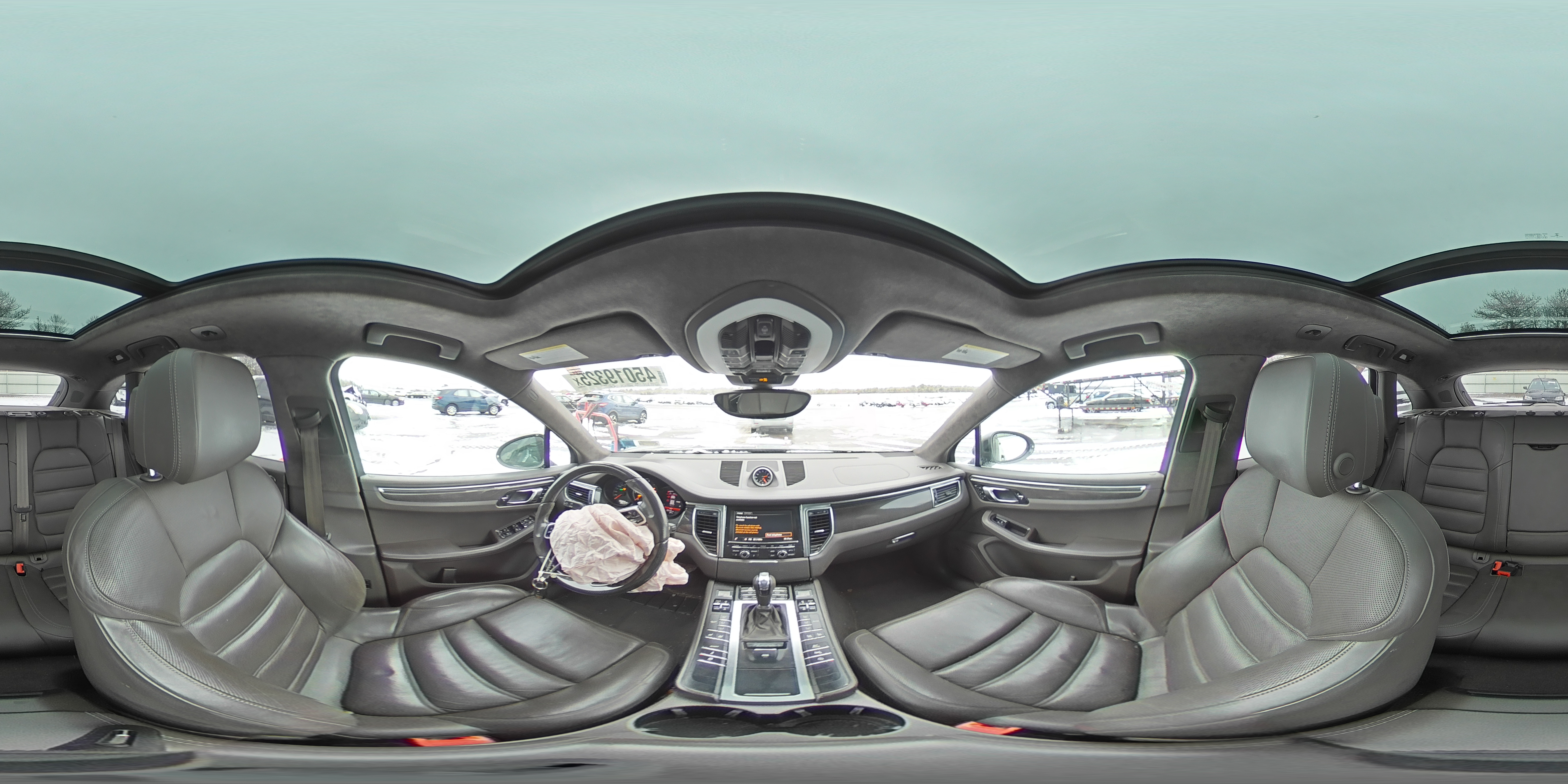 2015 Porsche Macan - Image 14