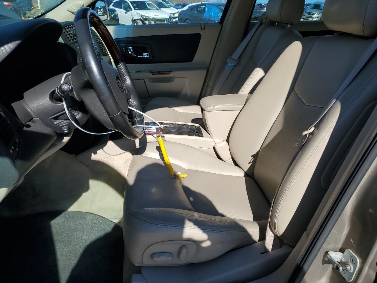 2004 Cadillac SRX - Image 7