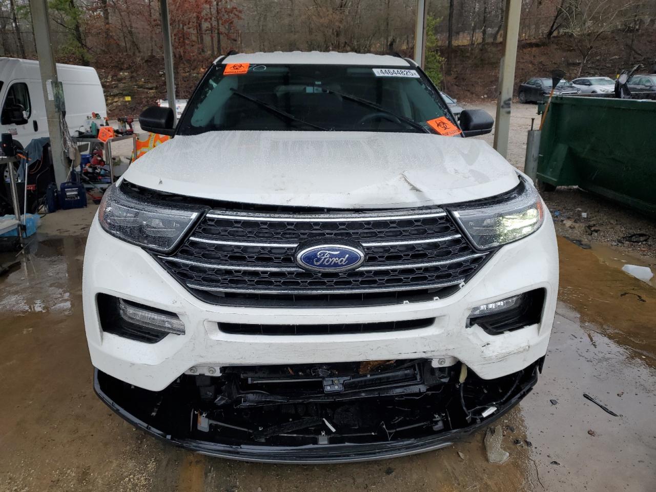 2023 Ford Explorer - Image 5