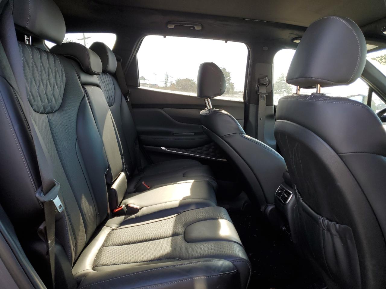 2022 Hyundai Santa Fe - Image 11