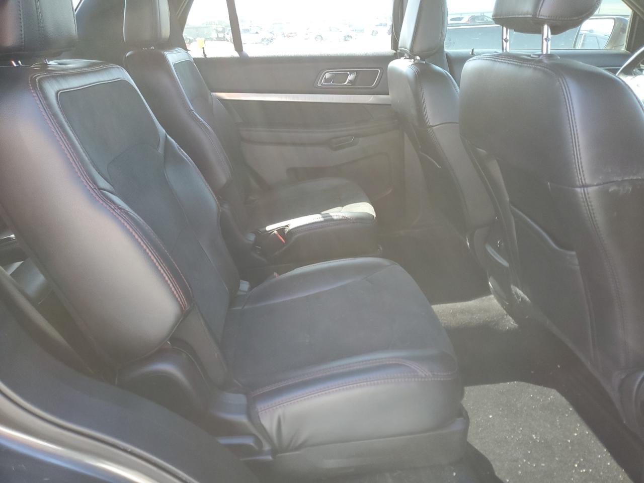 2019 Ford Explorer - Image 11