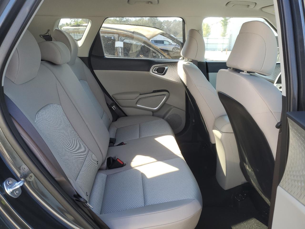 2025 Kia Soul - Image 11