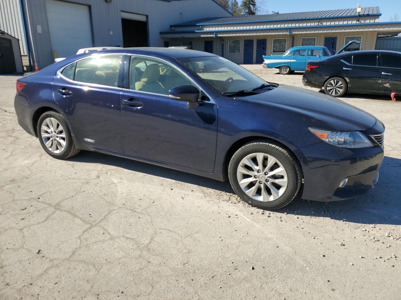 2015 Lexus ES - Image 4
