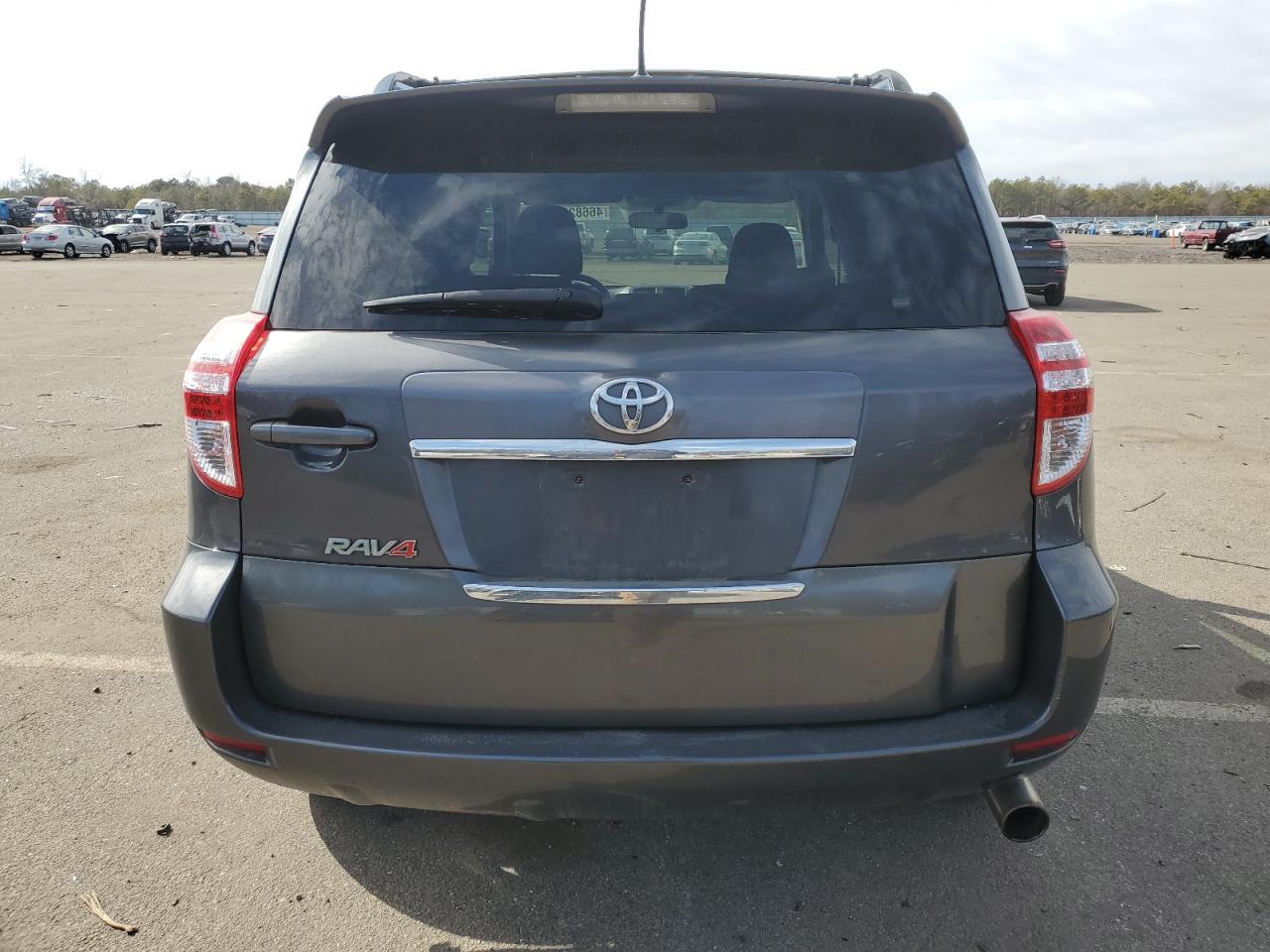 2011 Toyota RAV 4 - Image 6