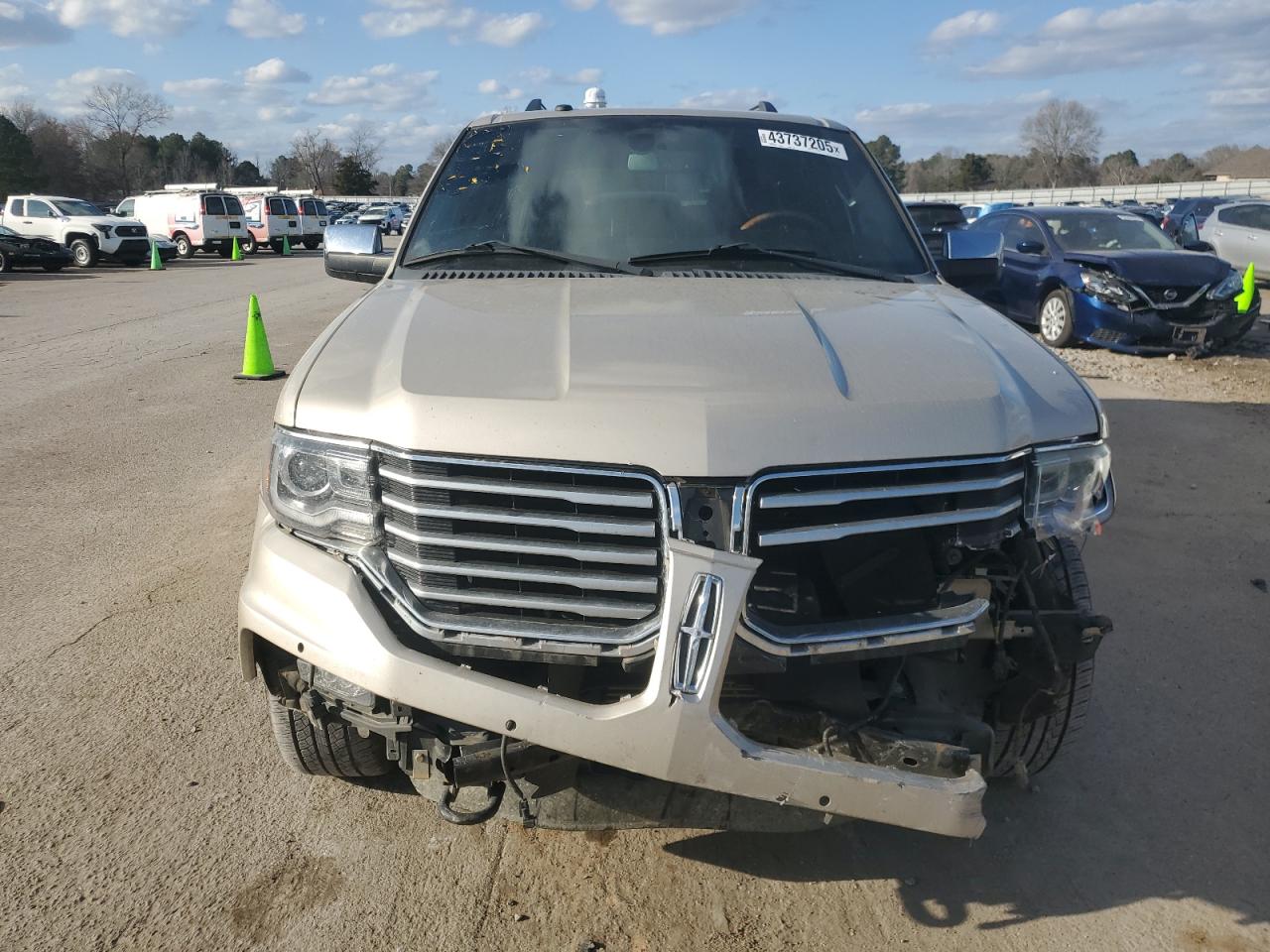 2017 Lincoln Navigator - Image 5