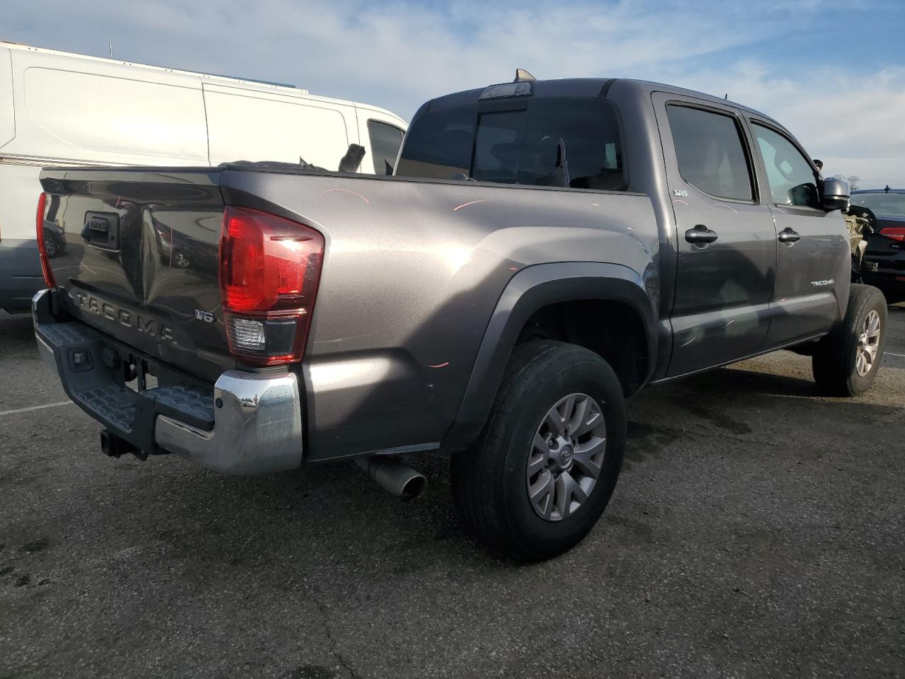 2018 Toyota Tacoma - Image 3