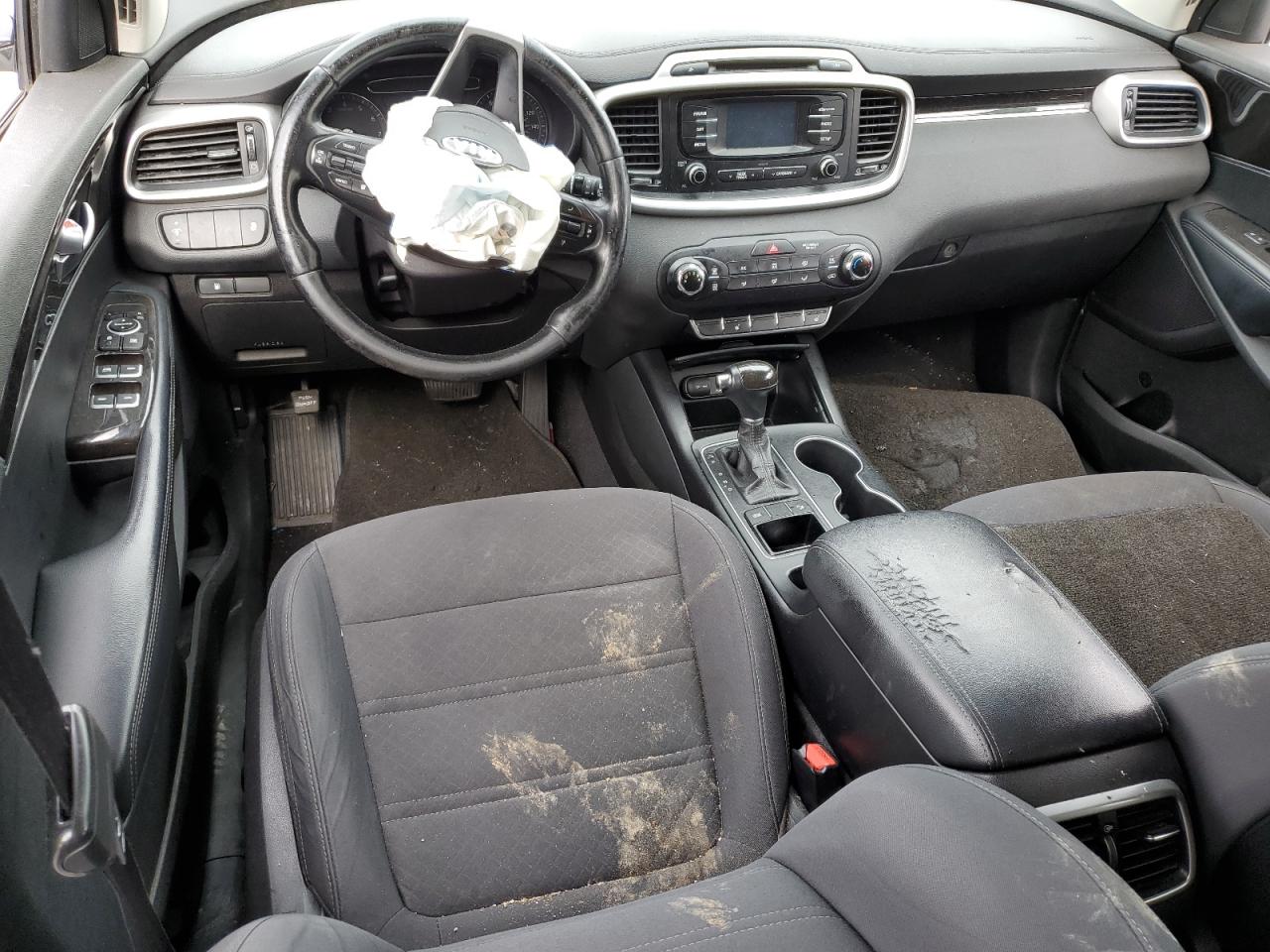 2016 Kia Sorento - Image 8