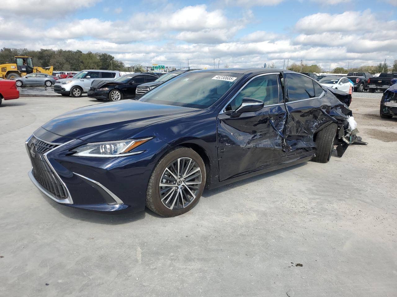2022 Lexus ES - Image 1