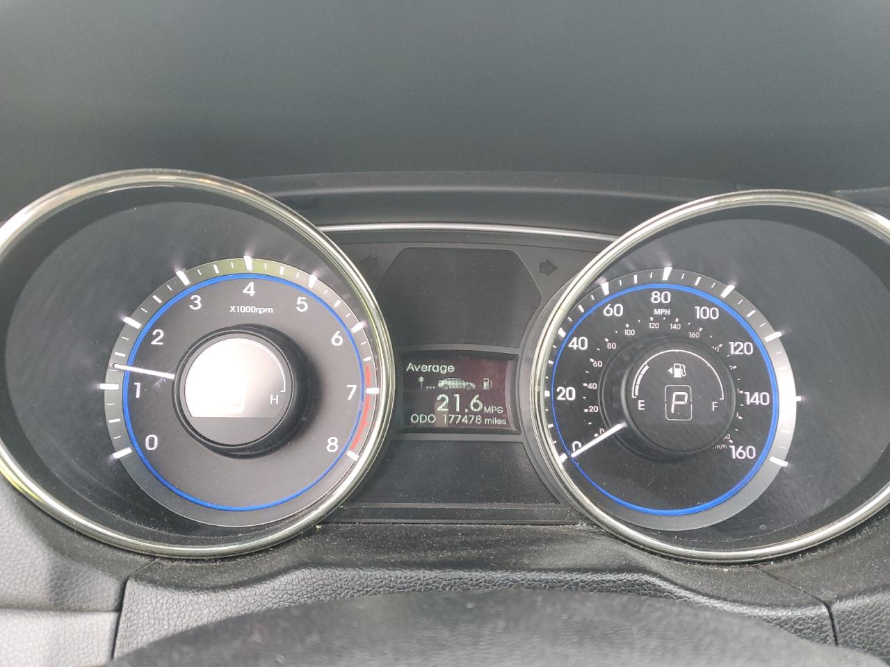 2011 Hyundai Sonata - Image 9