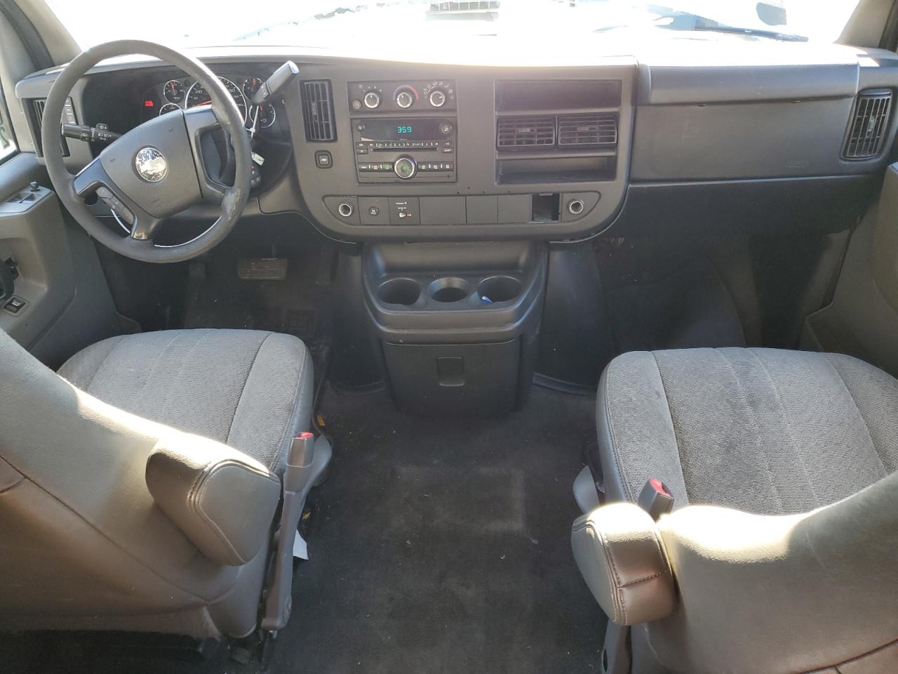 2010 Chevrolet Express - Image 8