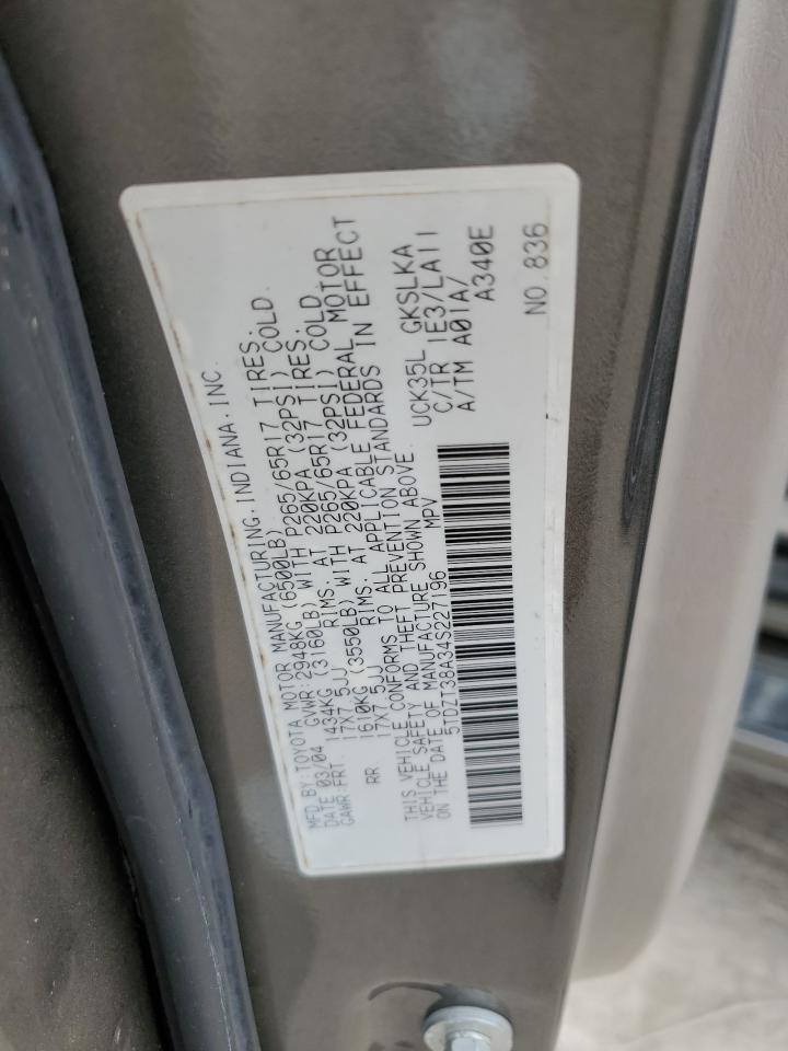 2004 Toyota Sequoia - Image 13