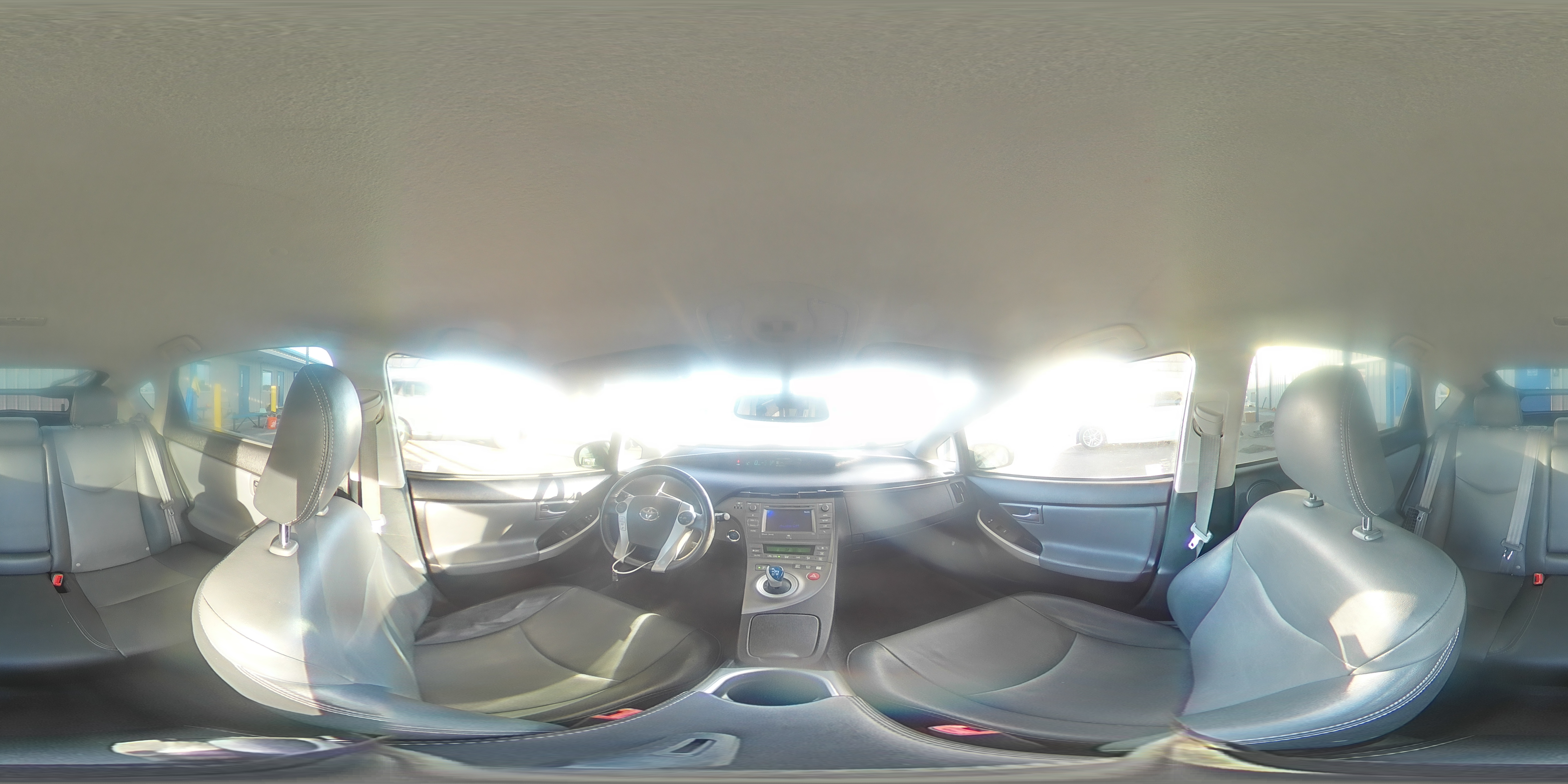 2012 Toyota Prius - Image 13