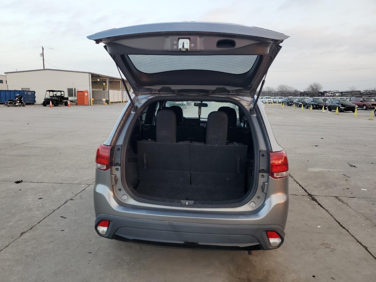 2018 Mitsubishi Outlander - Image 6