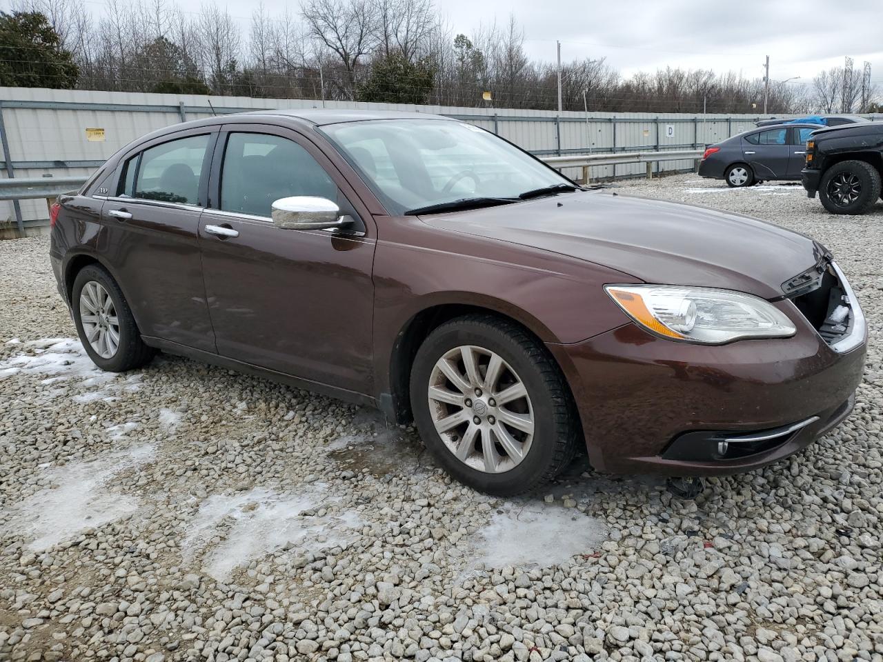 2013 Chrysler 200 - Image 4