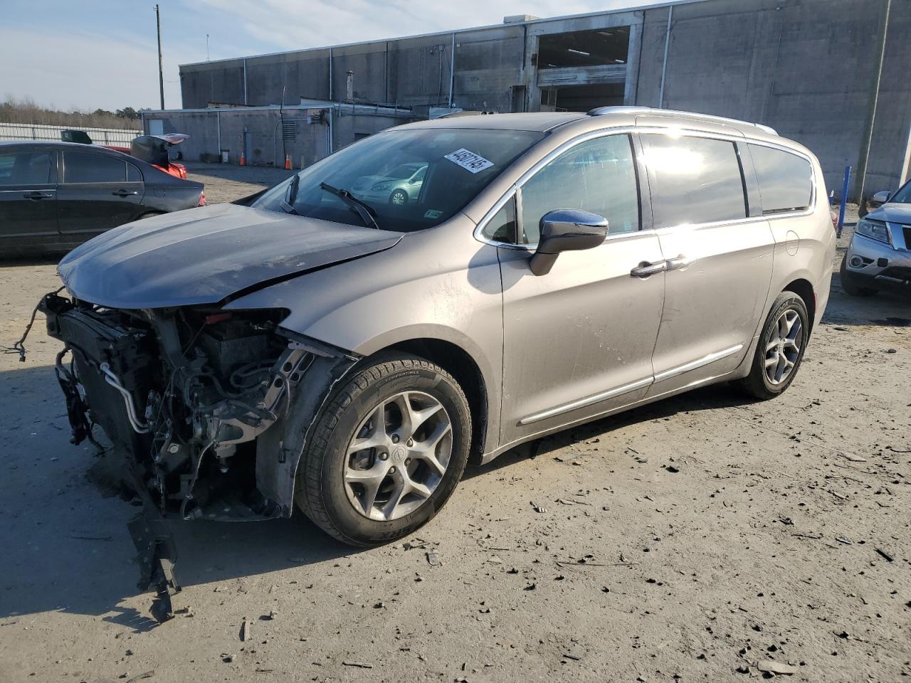 2018 Chrysler Pacifica - Image 1