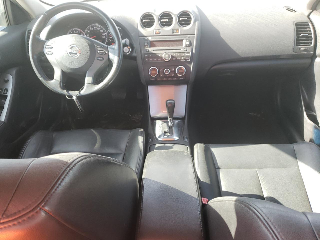 2010 Nissan Altima - Image 8
