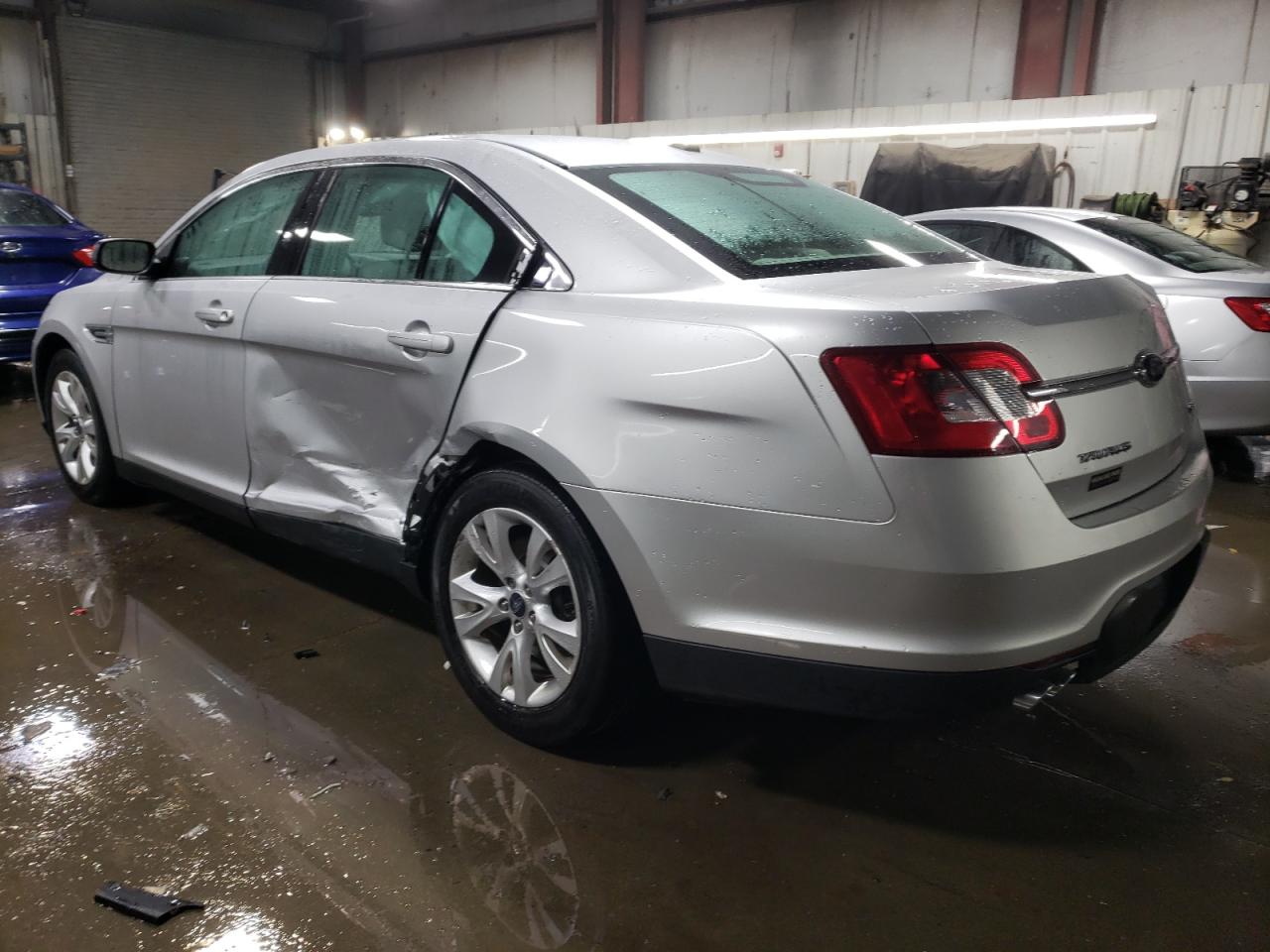 2011 Ford Taurus - Image 2