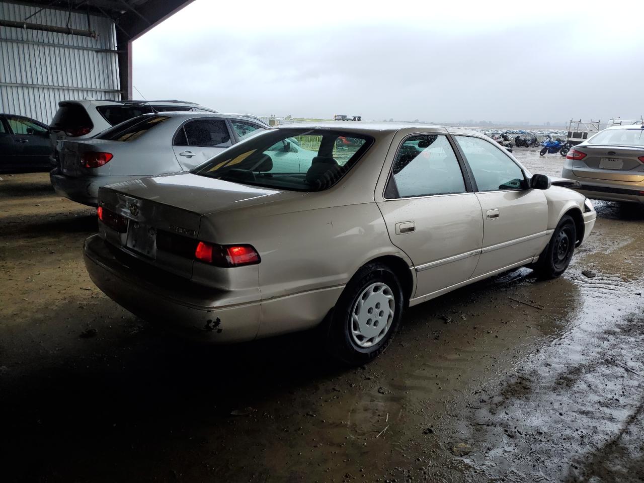 1998 Toyota Camry - Image 3