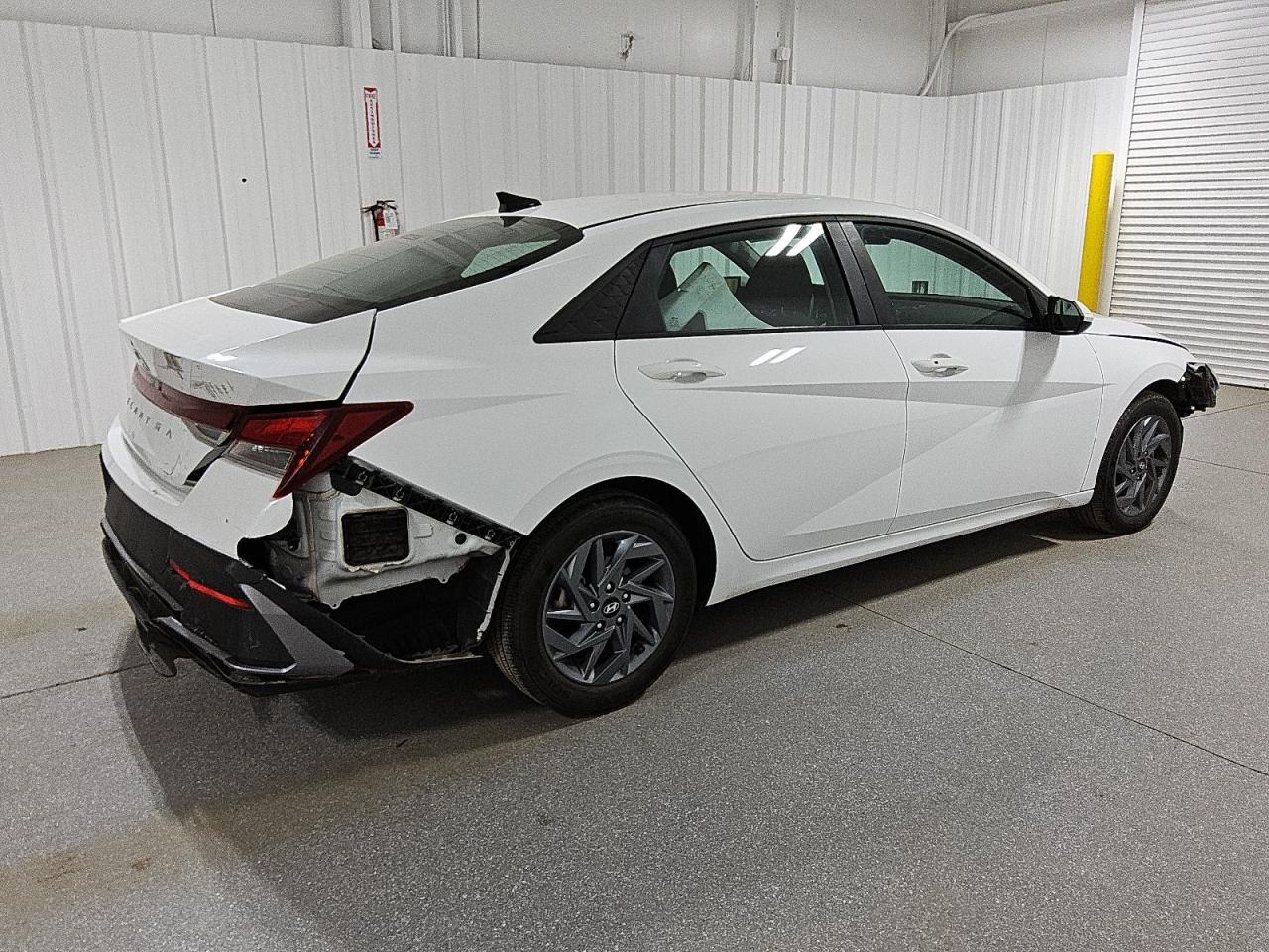 2024 Hyundai Elantra - Image 3