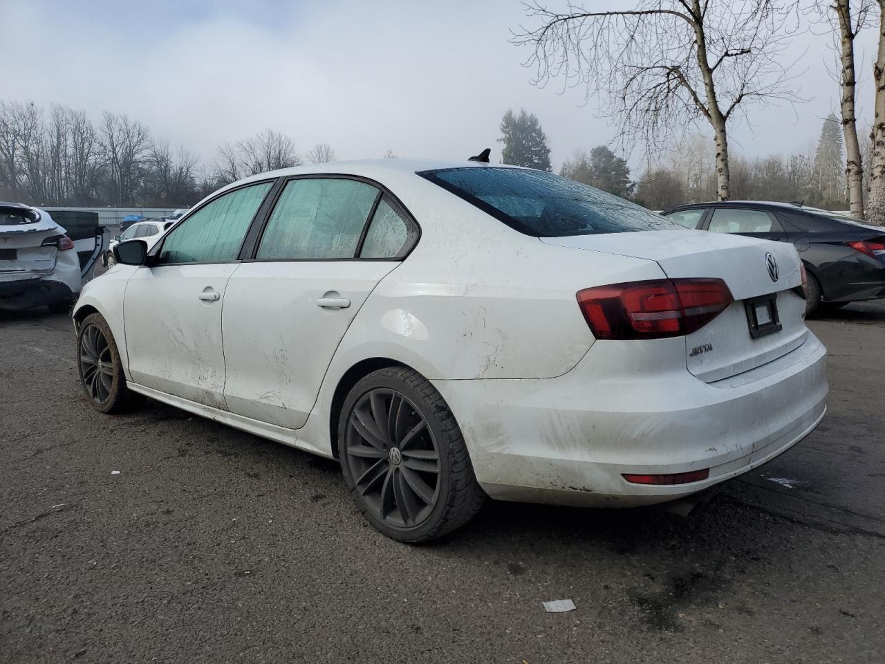 2016 Volkswagen Jetta - Image 2