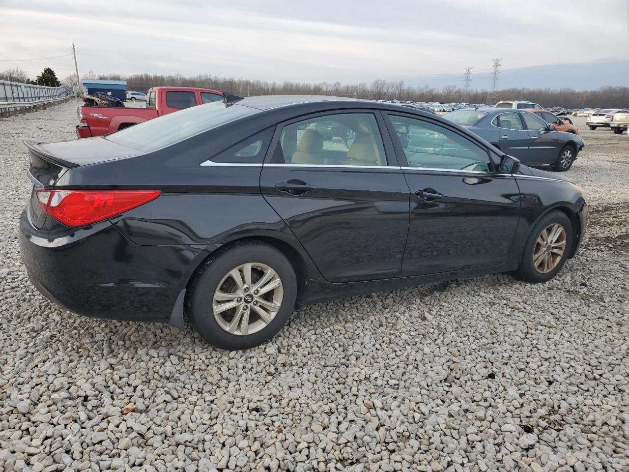 2013 Hyundai Sonata - Image 3