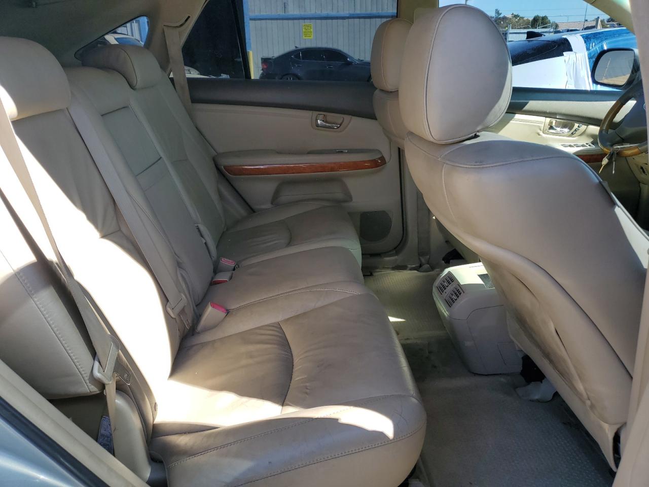 2005 Lexus RX - Image 11