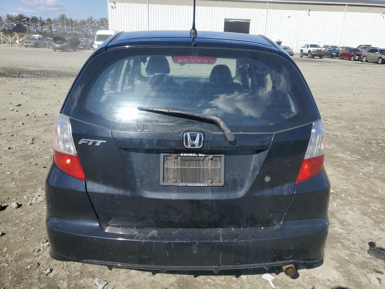 2010 Honda Fit - Image 6