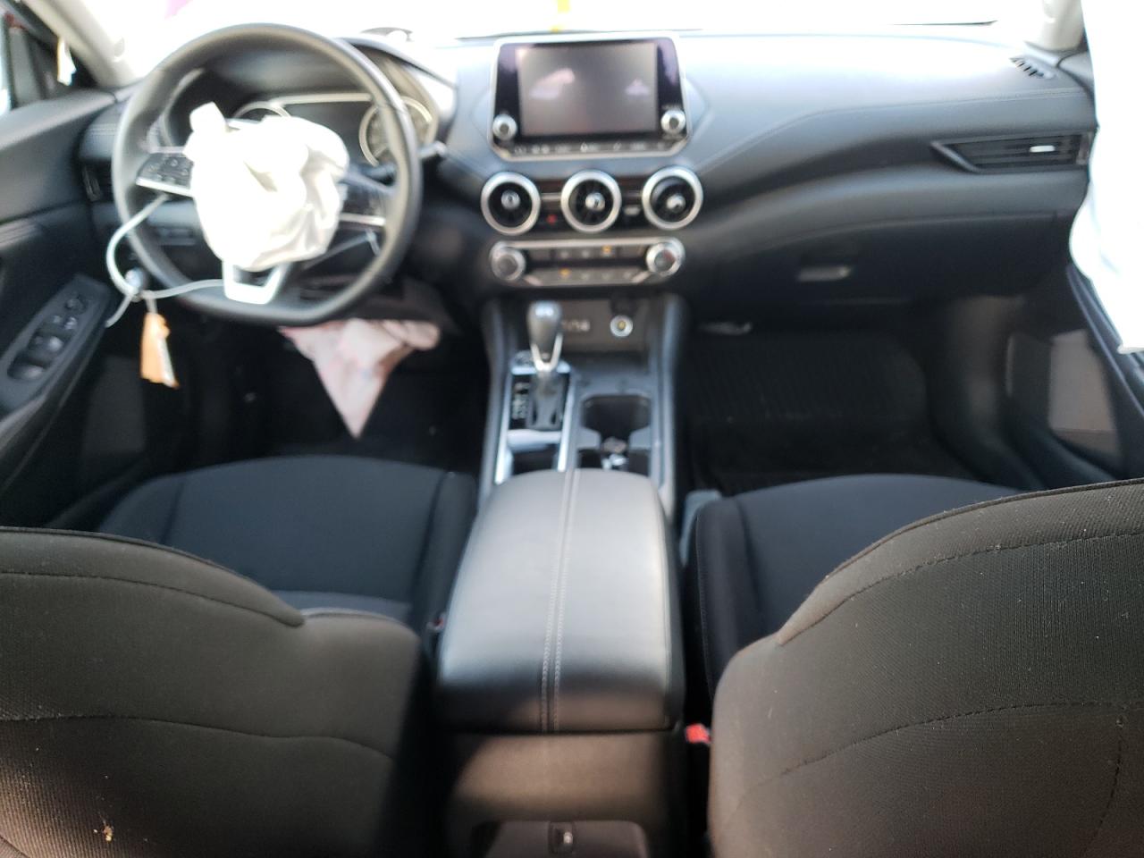 2022 Nissan Sentra - Image 8