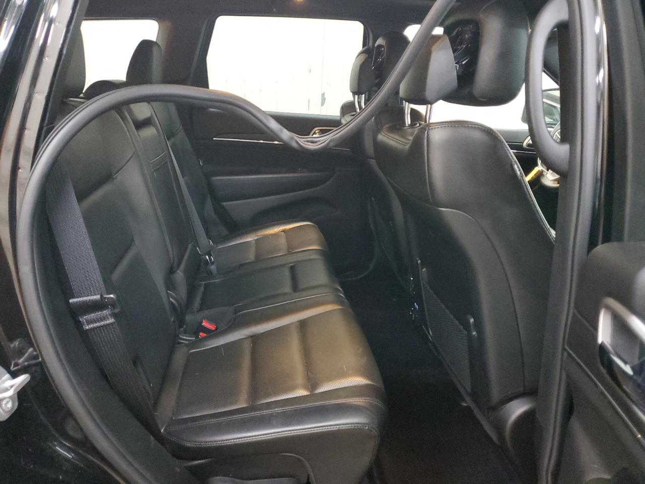 2018 Jeep Grand Cherokee - Image 11