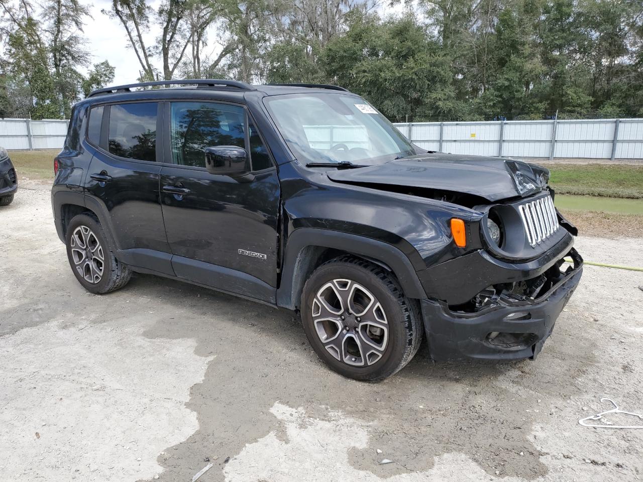 2018 Jeep Renegade - Image 4