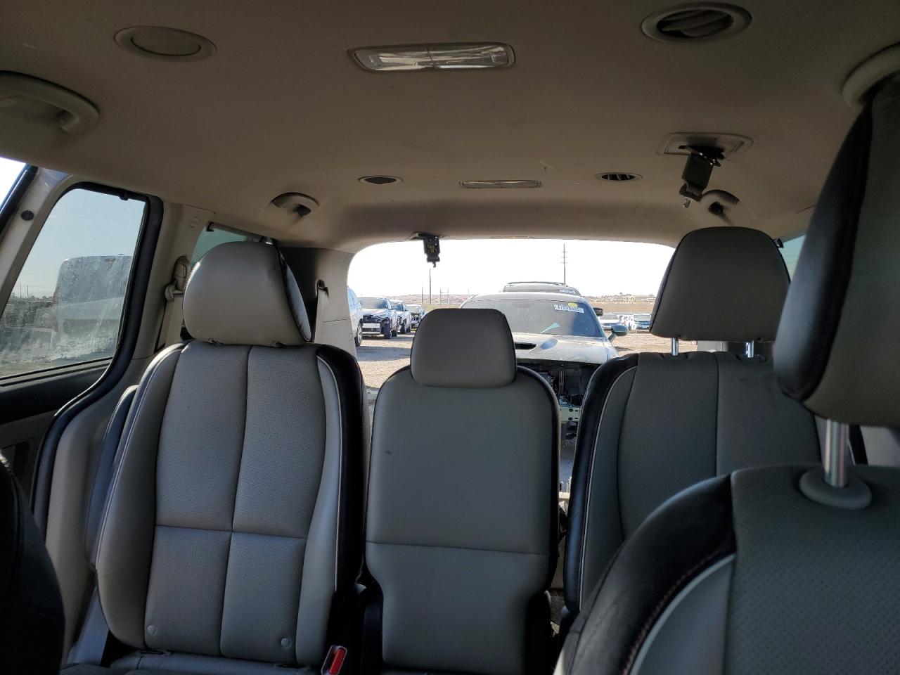 2020 Kia Sedona - Image 10