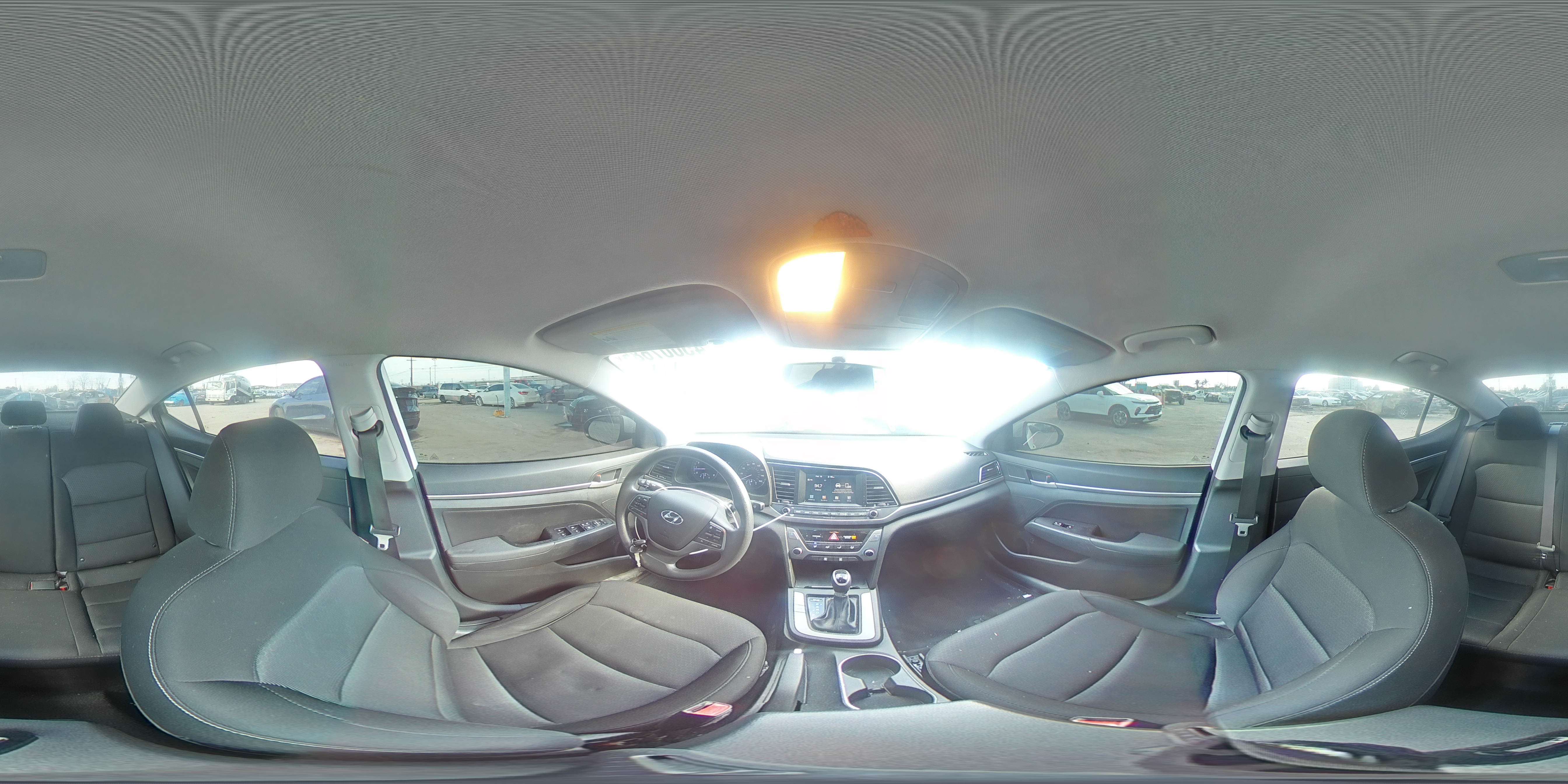 2018 Hyundai Elantra - Image 13