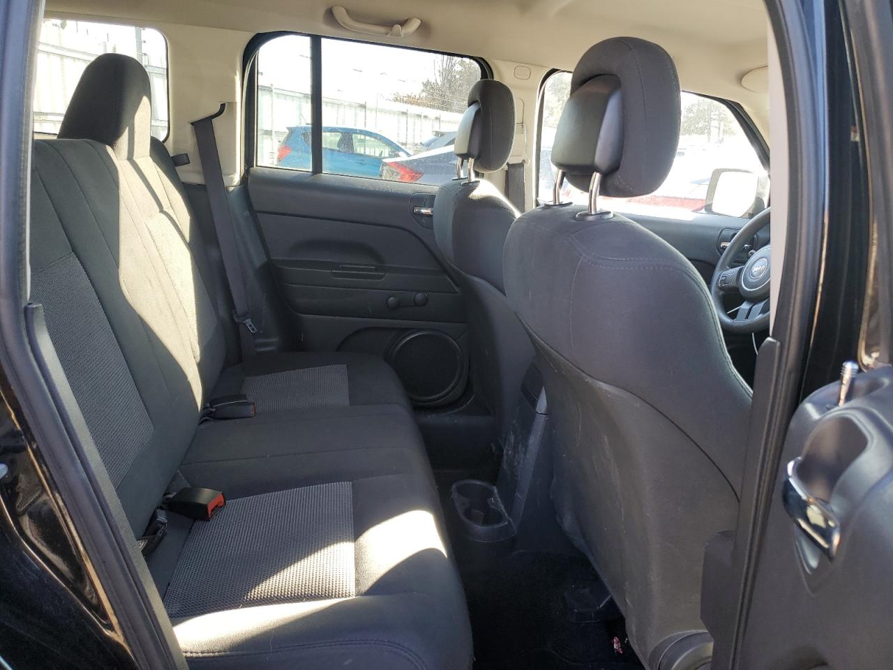 2011 Jeep Liberty (Patriot) - Image 11