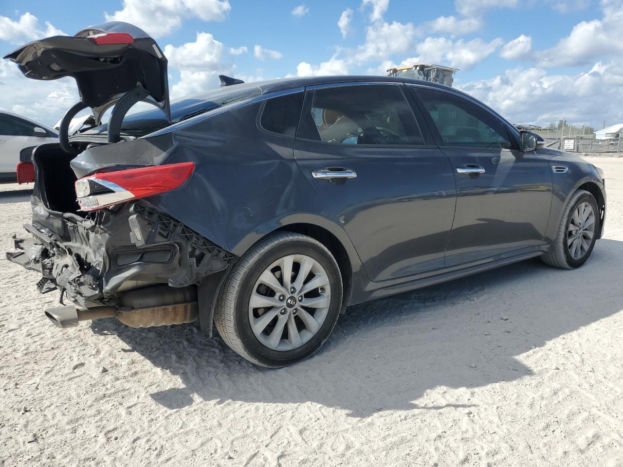 2017 Kia Optima - Image 3
