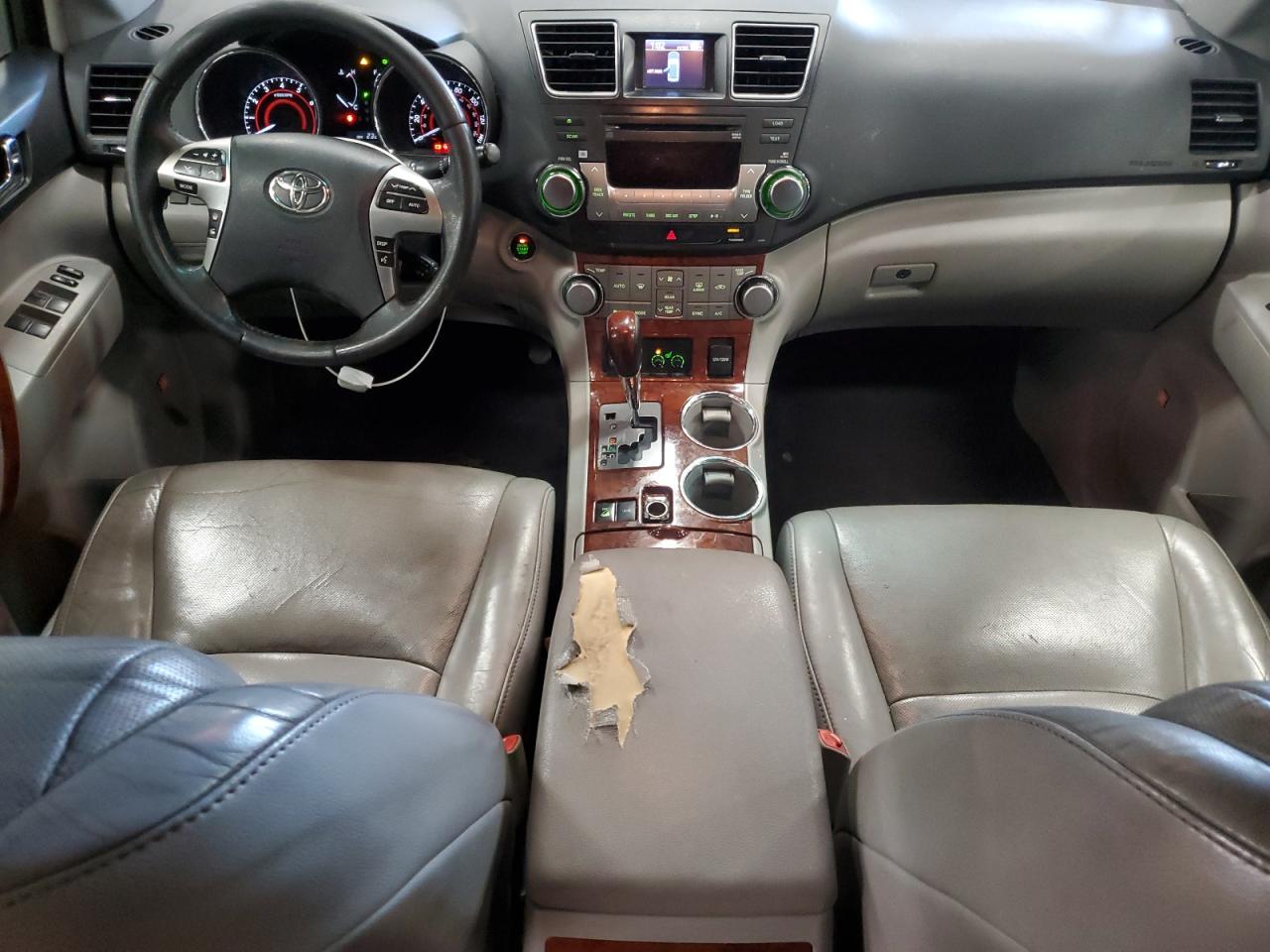 2011 Toyota Highlander - Image 8