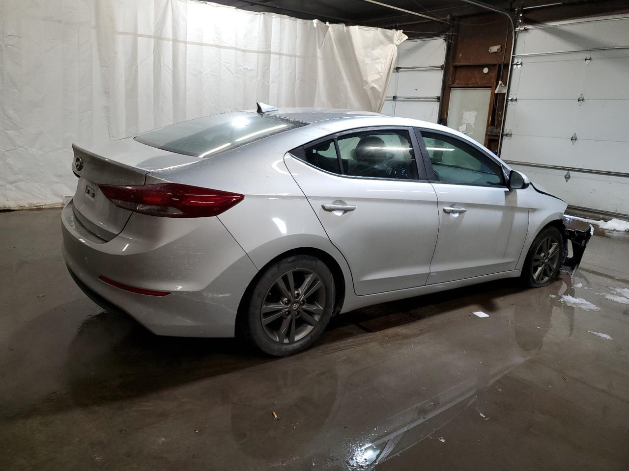 2017 Hyundai Elantra - Image 3