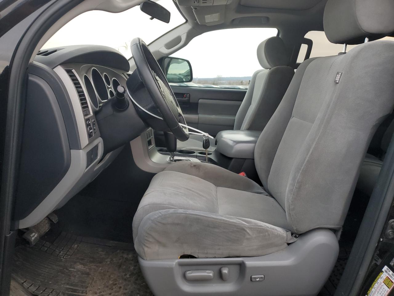 2013 Toyota Sequoia - Image 7