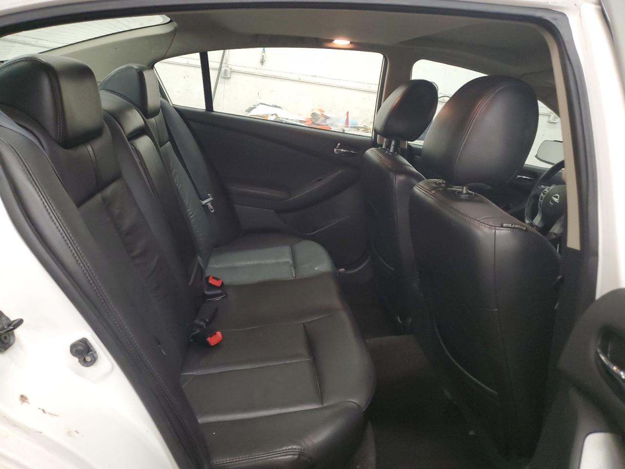 2009 Nissan Altima - Image 10
