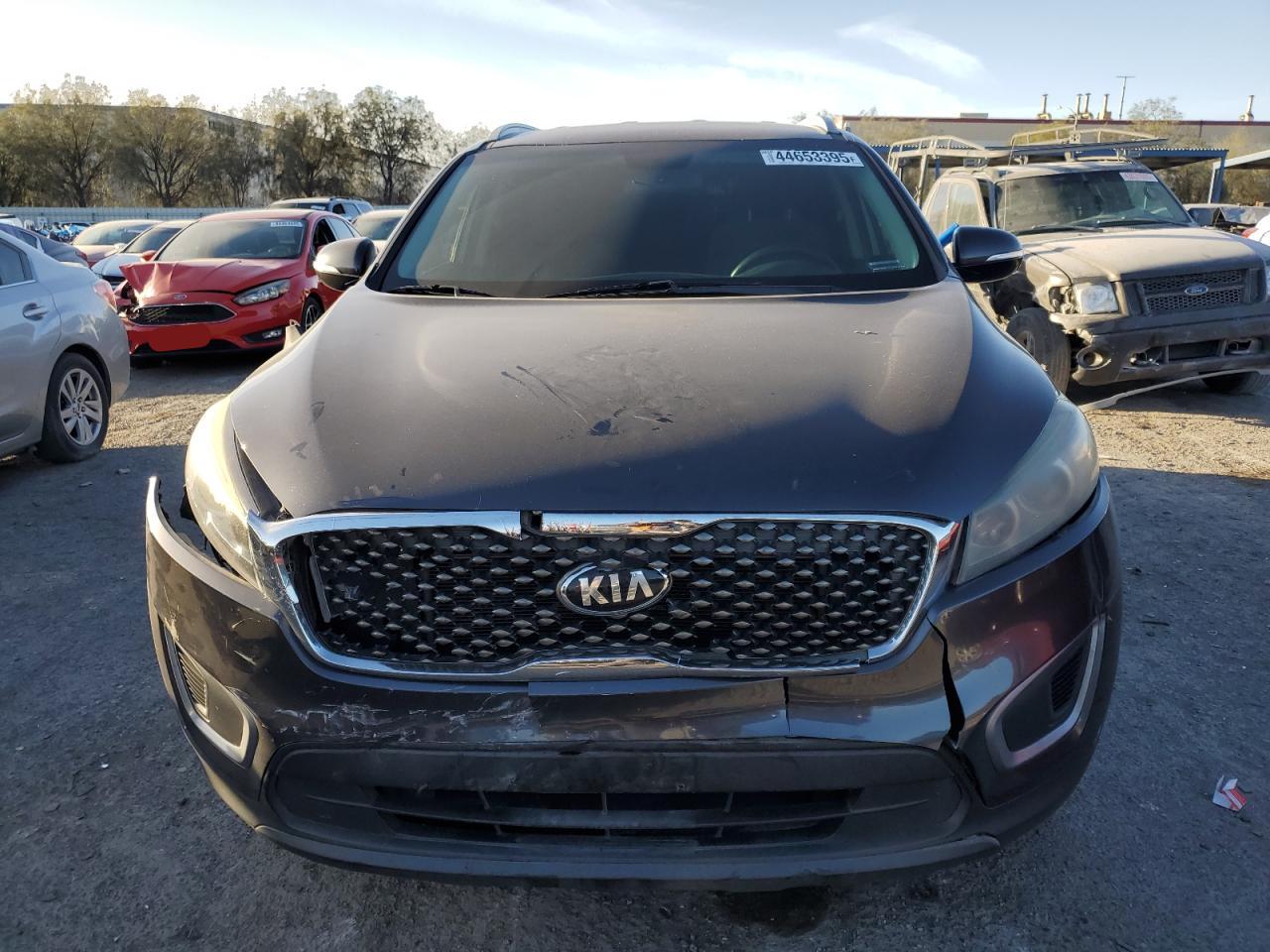 2016 Kia Sorento - Image 5