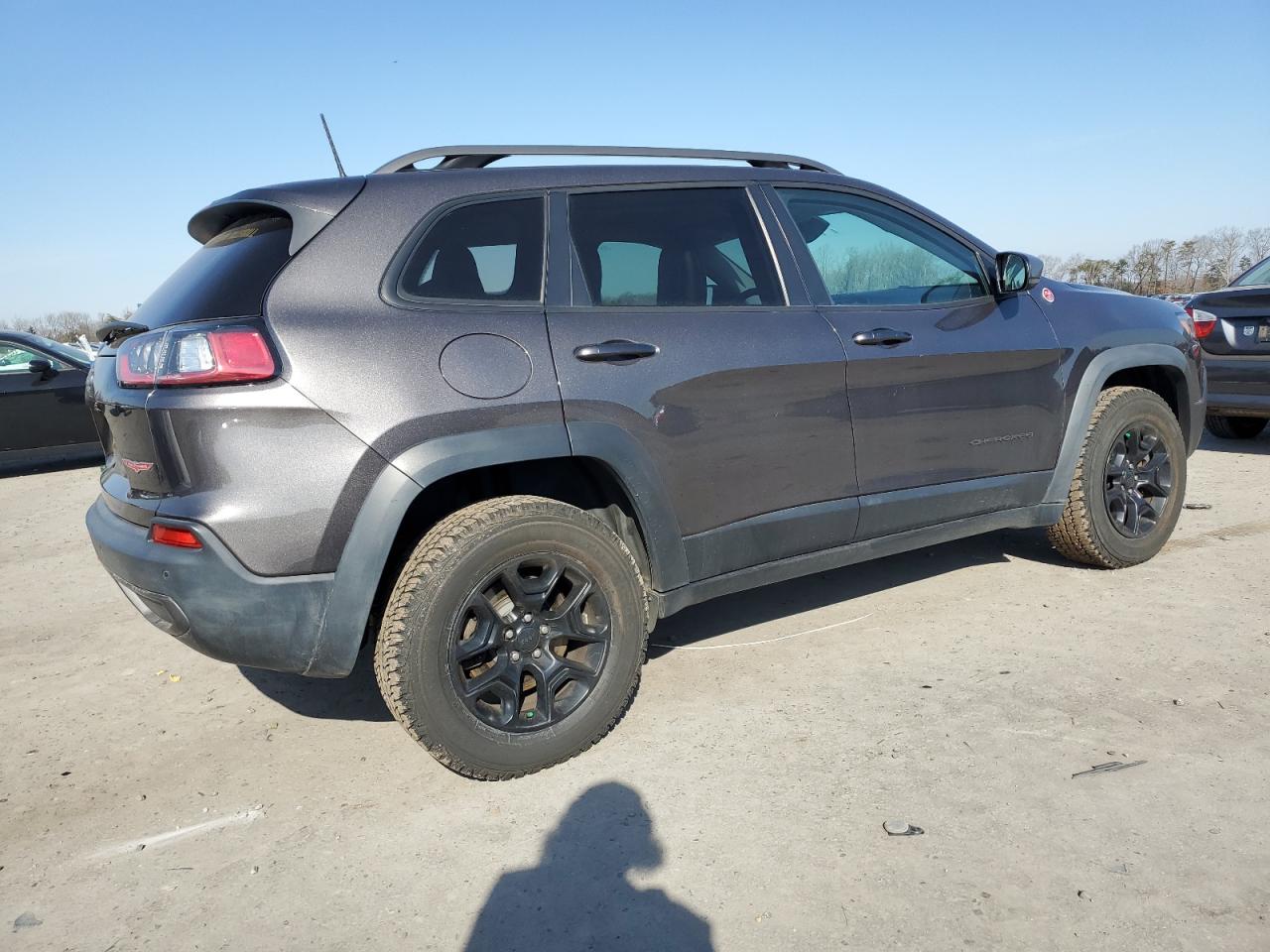 2019 Jeep Cherokee - Image 3