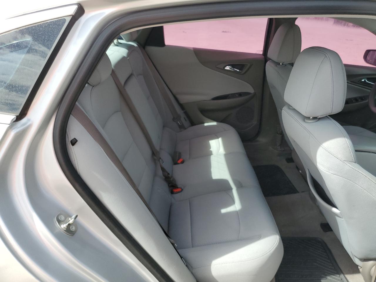 2016 Chevrolet Malibu - Image 10