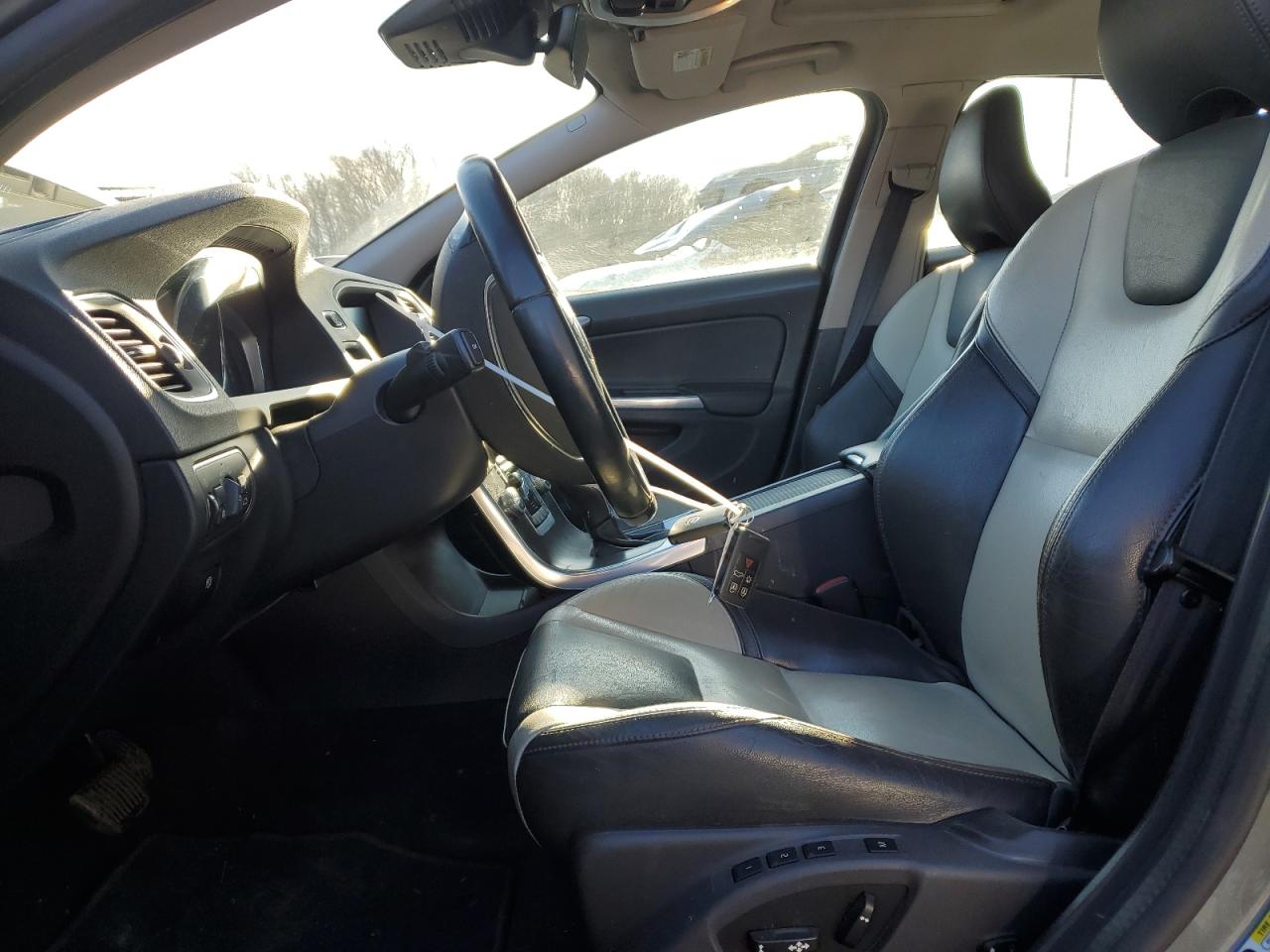 2016 Volvo S60 - Image 7