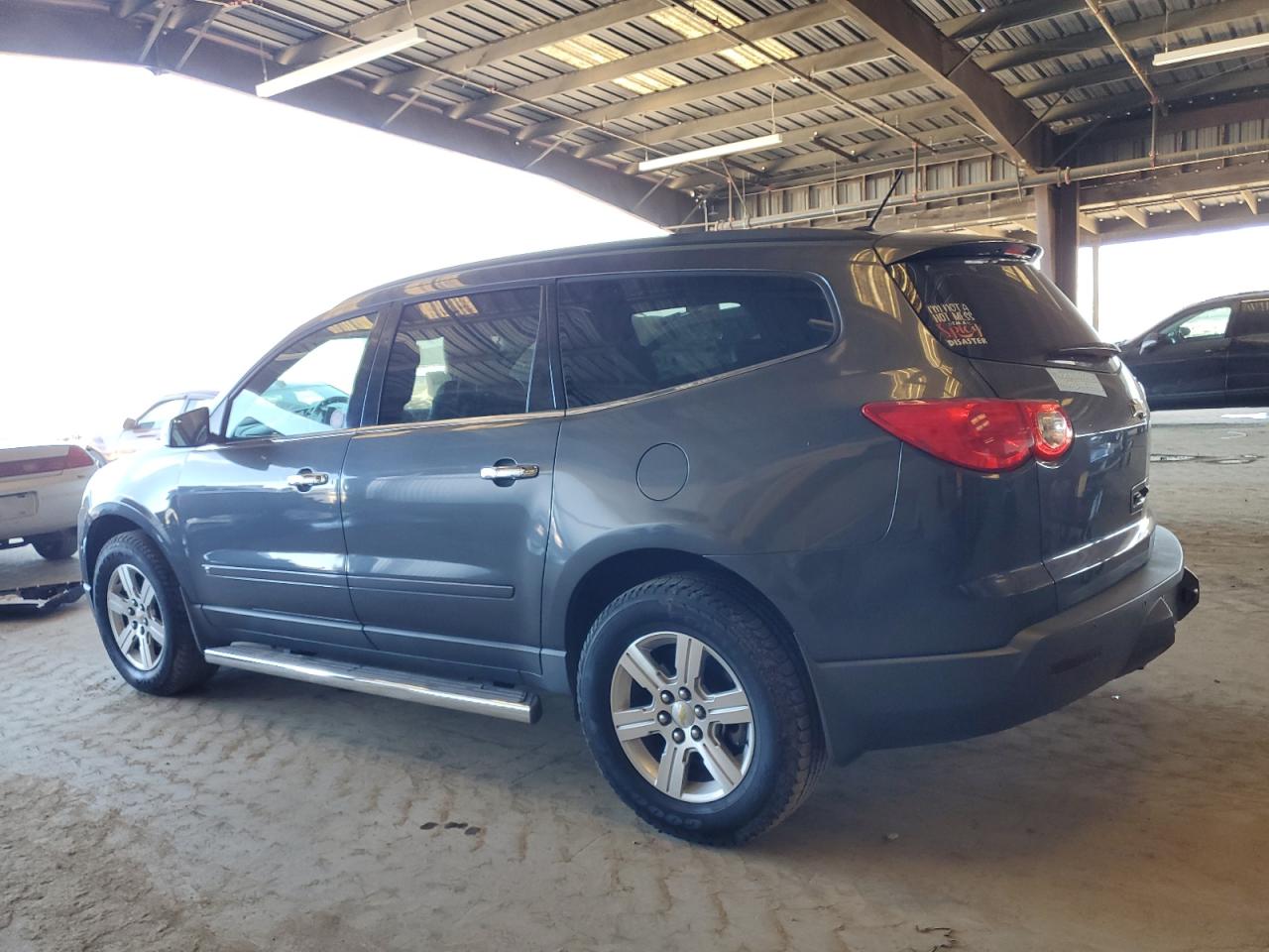 2010 Chevrolet Traverse - Image 2