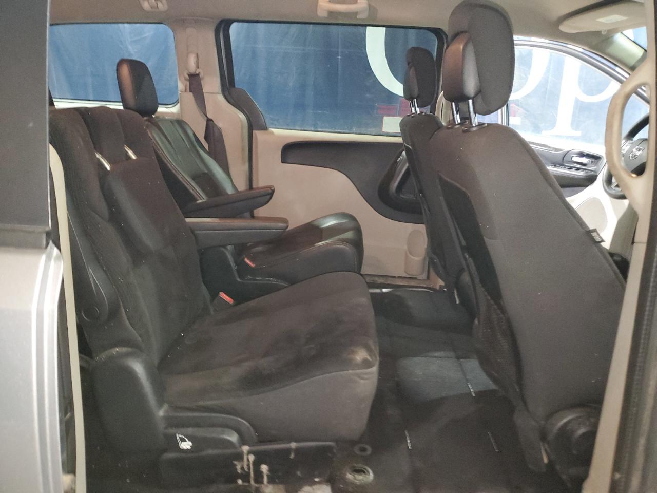 2019 Dodge Caravan - Image 11