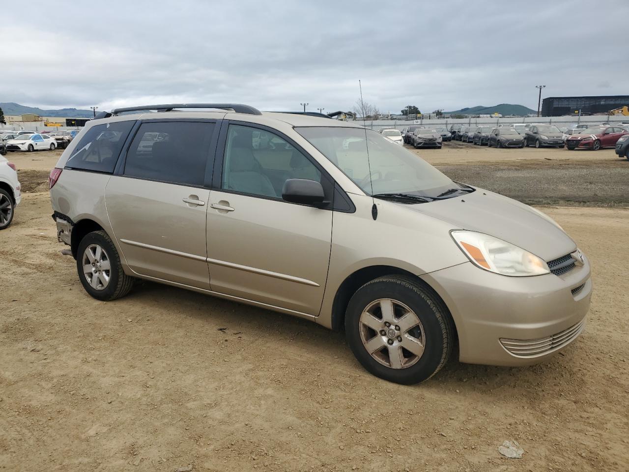 2004 Toyota Sienna - Image 4