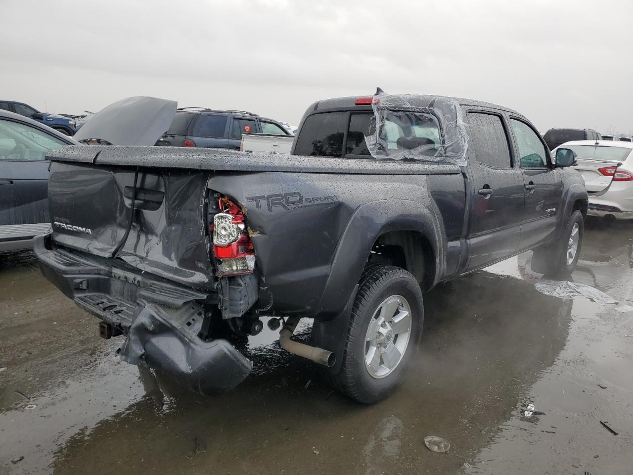2015 Toyota Tacoma - Image 3