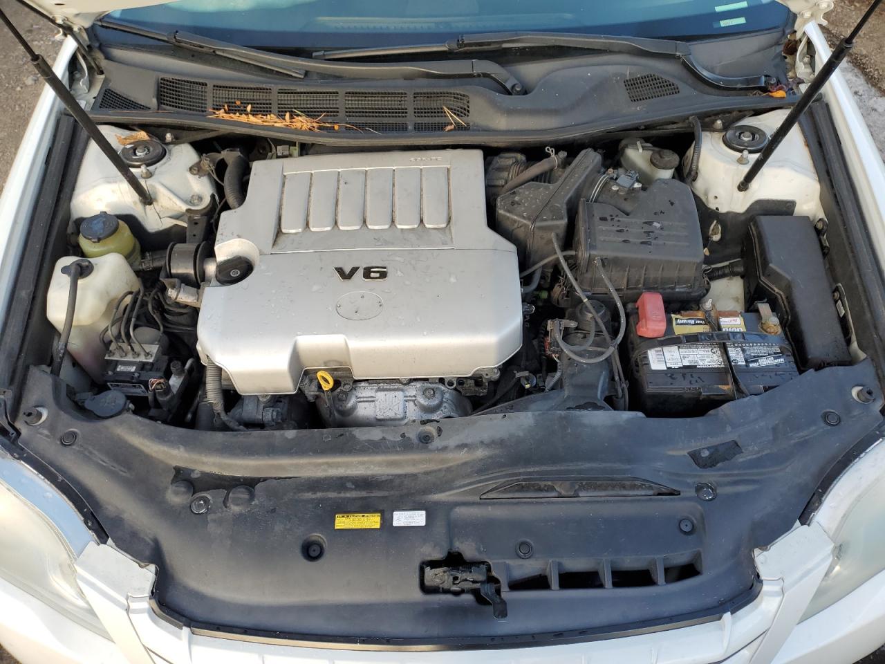 2005 Toyota Avalon - Image 11